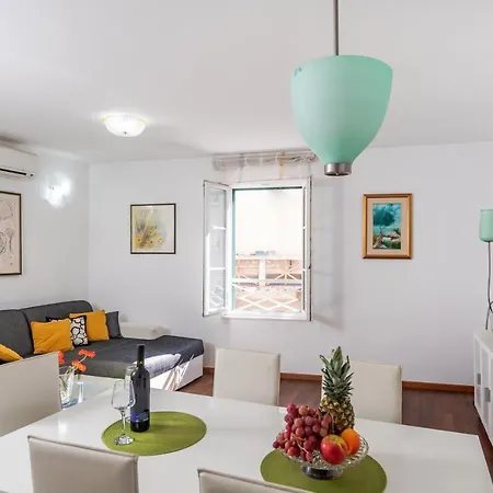 Sperun Διαμέρισμα Σπλιτ