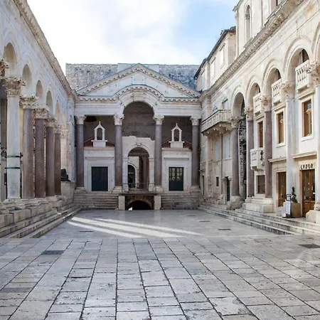 Sperun Διαμέρισμα Σπλιτ